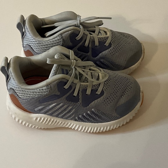 adidas Kids Sneakers in Gray and Blue - Picture 2 of 4